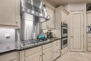 4847 Holly Tree Dr, Dallas, TX 75287 - Photo 11