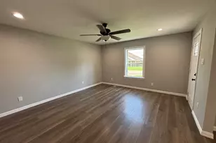 113 W Mt Vernon St, Mabank, TX 75147 - Photo 13