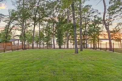 426 Lost, Pittsburg, TX 75686 - Photo 3