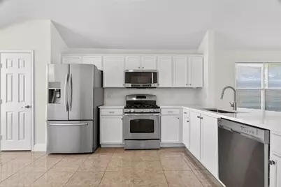 4817 Barnhill Lane, Fort Worth, TX 76135 - Photo 9