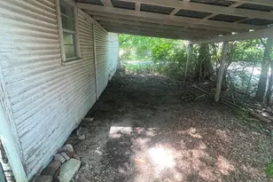 320 W 6th St, Bonham, TX 75418 - Photo 25