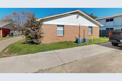 220 W Union Bower Road, Irving, TX 75061 - Photo 27