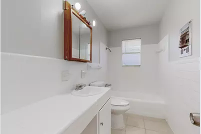 220 W Union Bower Road, Irving, TX 75061 - Photo 23