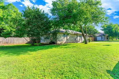 206 Lovelady Street, Cleburne, TX 76033 - Photo 3
