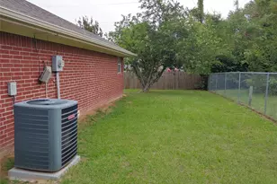 1360 NE 26th St, Paris, TX 75460 - Photo 31