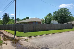 1360 NE 26th St, Paris, TX 75460 - Photo 5