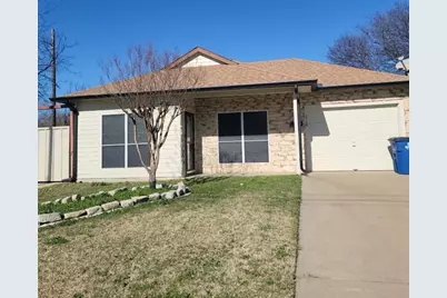710 W Waco Street, Ennis, TX 75119 - Photo 1