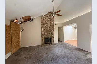 3703 Clover Hill Lane, Carrollton, TX 75007 - Photo 7