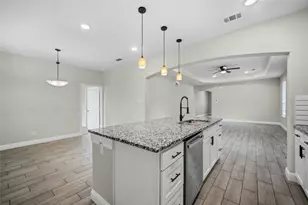 2125 Beaumont St, Grand Prairie, TX 75051 - Photo 15