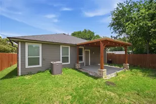 2125 Beaumont St, Grand Prairie, TX 75051 - Photo 33