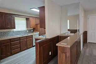 502 Moonlight Dr, Garland, TX 75040 - Photo 5