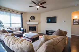 1412 Kittyhawk Dr, Little Elm, TX 75068 - Photo 3