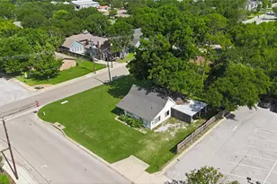218 W Worth St, Grapevine, TX 76051 - Photo 17
