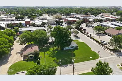 218 W Worth Street, Grapevine, TX 76051 - Photo 13