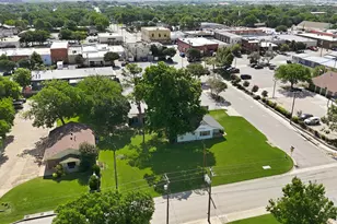 218 W Worth St, Grapevine, TX 76051 - Photo 13