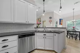 513 Kings Row, Woodway, TX 76712 - Photo 17