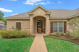 513 Kings Row, Woodway, TX 76712 - Photo 3
