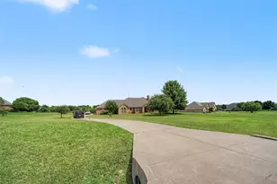 130 Aledo Grove Ct, Fort Worth, TX 76126 - Photo 3