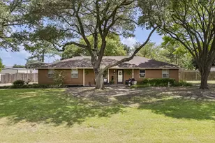 109 Spring Hill Rd, Red Oak, TX 75154 - Photo 1