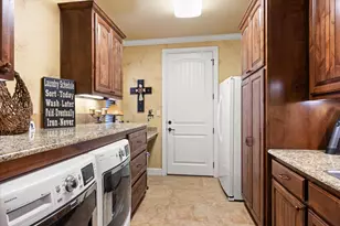 1014 Sunset Bay Ct, Granbury, TX 76048 - Photo 21