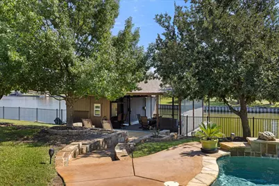 1014 Sunset Bay Court, Granbury, TX 76048 - Photo 35
