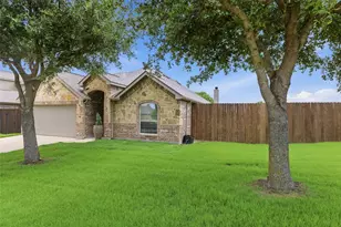 800 Silverthorne Dr, Burleson, TX 76028 - Photo 3