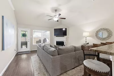800 Silverthorne Drive, Burleson, TX 76028 - Photo 17