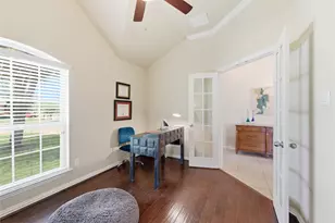 800 Silverthorne Dr, Burleson, TX 76028 - Photo 9