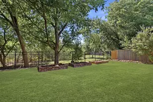 800 Mayberry Dr, McKinney, TX 75071 - Photo 33