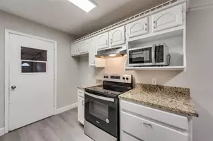 6013 Barry Dr, Watauga, TX 76148 - Photo 9