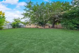6013 Barry Dr, Watauga, TX 76148 - Photo 13