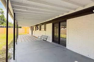 228 Hallbrook Dr, Fort Worth, TX 76134 - Photo 31