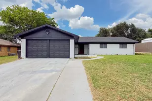228 Hallbrook Dr, Fort Worth, TX 76134 - Photo 33