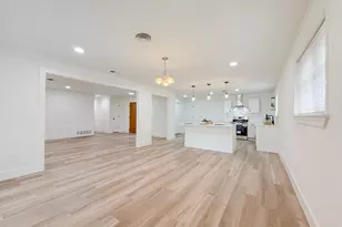 228 Hallbrook Dr, Fort Worth, TX 76134 - Photo 9