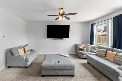 2000 Maplewood Drive, Glenn Heights, TX 75154 - Photo 9