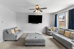 2000 Maplewood Dr, Glenn Heights, TX 75154 - Photo 9