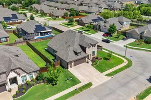 2000 Maplewood Dr, Glenn Heights, TX 75154 - Photo 3
