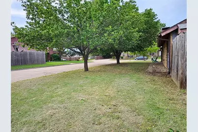 1124 Kathy Lane, Lewisville, TX 75067 - Photo 29