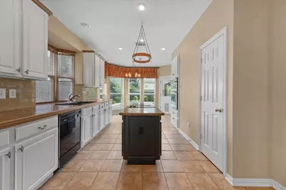 525 Springhill Drive, Hurst, TX 76054 - Photo 13