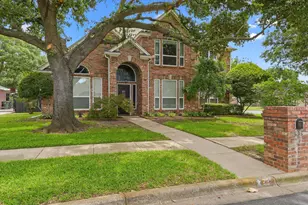 525 Springhill Dr, Hurst, TX 76054 - Photo 3