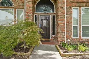 525 Springhill Dr, Hurst, TX 76054 - Photo 5