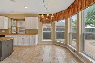 525 Springhill Dr, Hurst, TX 76054 - Photo 9