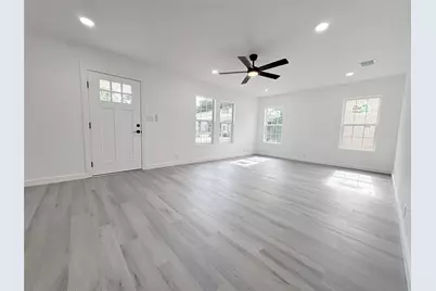 1322 3rd St, Graham, TX 76450 - Photo 3