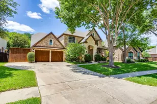 2620 Waters Edge Dr, Grand Prairie, TX 75054 - Photo 3