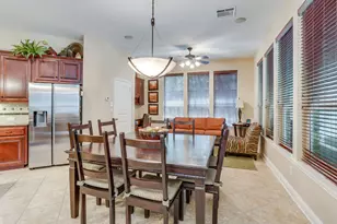 2620 Waters Edge Dr, Grand Prairie, TX 75054 - Photo 11
