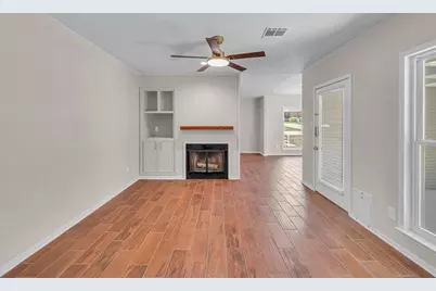 102 S Avenue Q, Clifton, TX 76634 - Photo 3