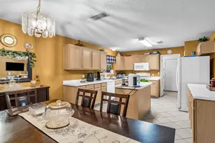 911 W Lynn Creek Dr, Arlington, TX 76001 - Photo 7