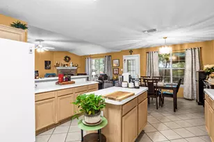 911 W Lynn Creek Dr, Arlington, TX 76001 - Photo 11