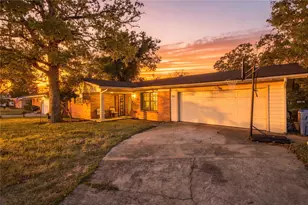 121 S Imperial Dr, Denison, TX 75020 - Photo 1