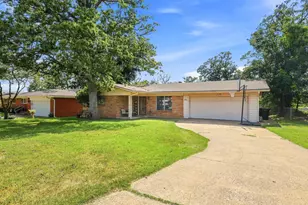 121 S Imperial Dr, Denison, TX 75020 - Photo 1
